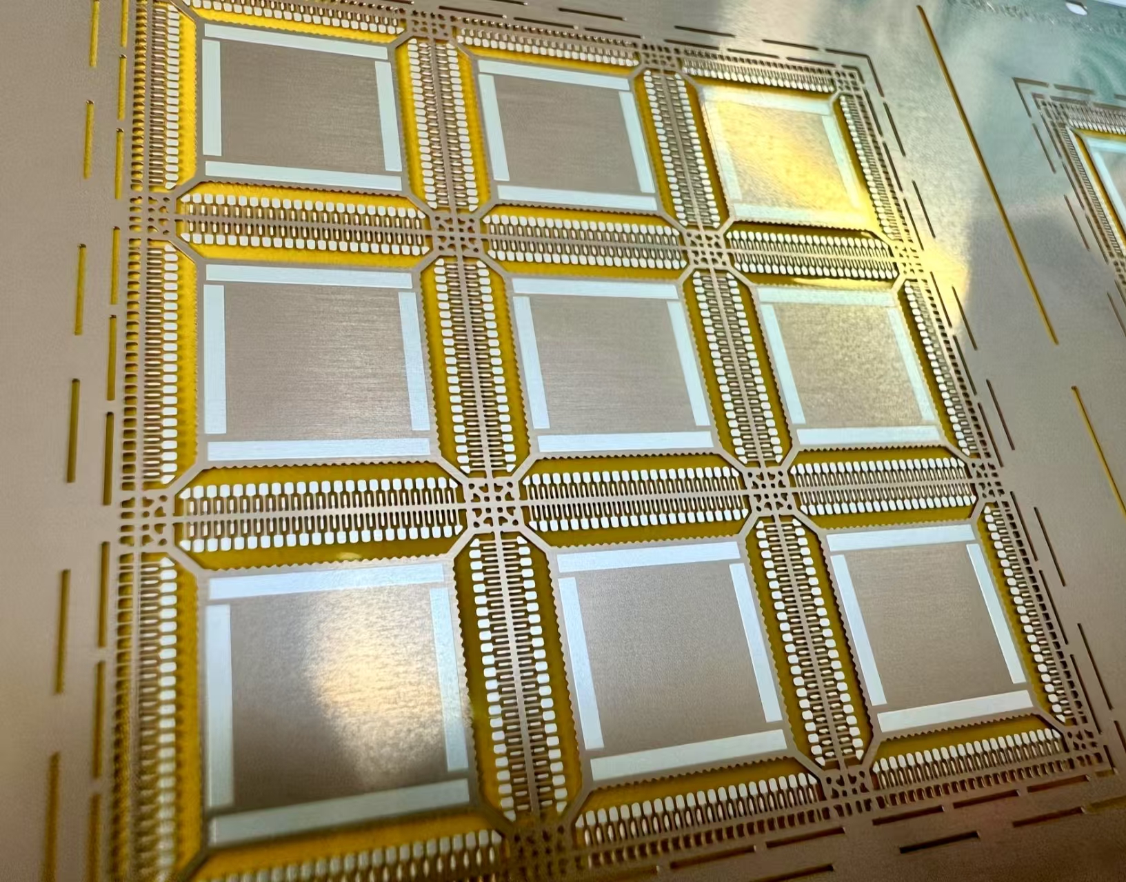 DRQFN series (QFN11*11 - QFN14*14)